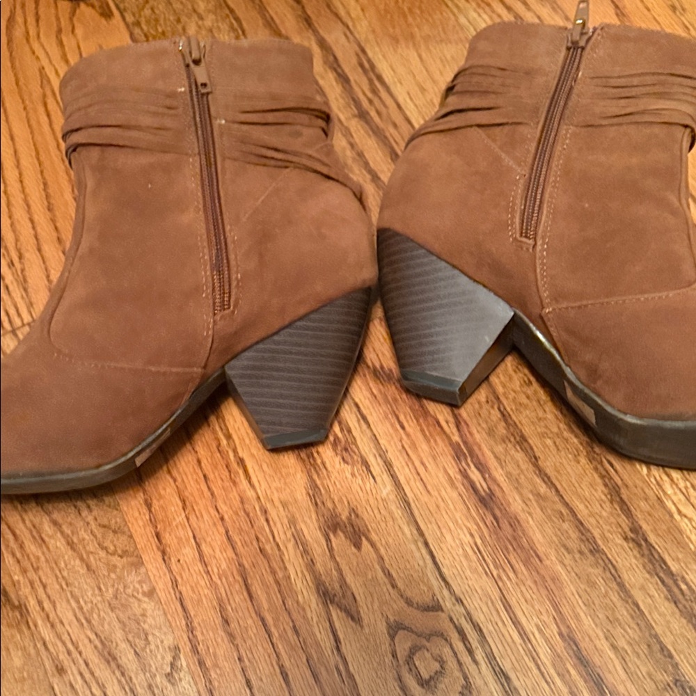 C Label Tan Ankle Booties with Rosette Accent - Picture 3 of 6